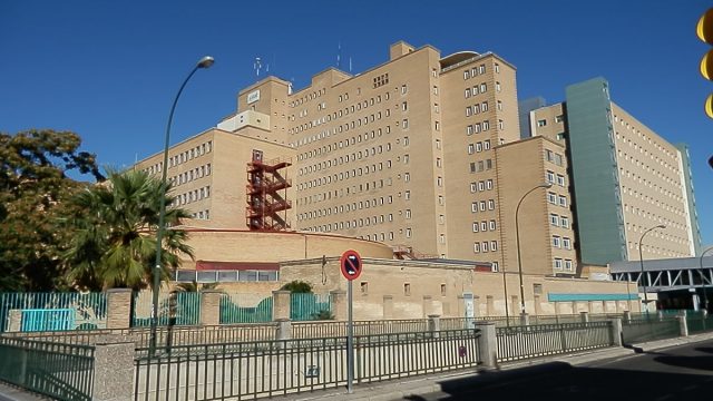 El Ayuntamiento reorganiza el acceso a Urgencias del Miguel Servet y aproxima la parada de taxis