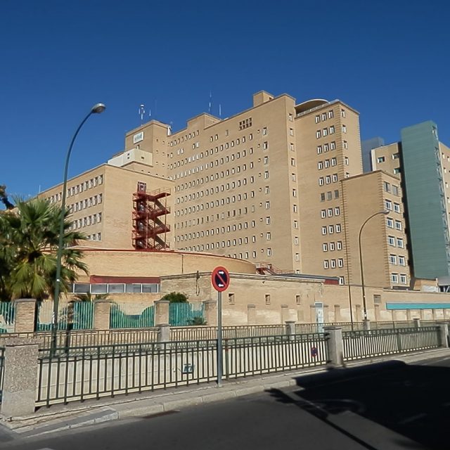 El Ayuntamiento reorganiza el acceso a Urgencias del Miguel Servet y aproxima la parada de taxis